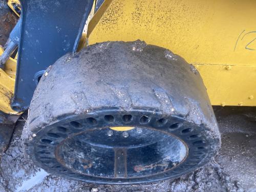 2012 John Deere 326E Both Tire And Rim