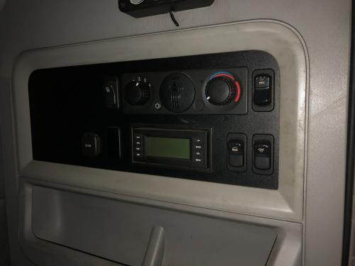 2015 Kenworth T680 Control: Does Not Include Apu Controls  And Hvac Controls