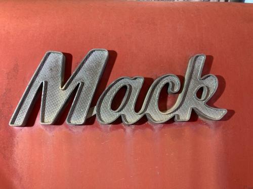 1989 Mack RD600 Emblem