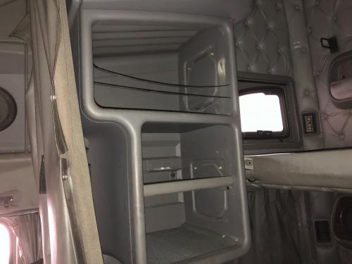 2012 Kenworth T700 Right Cabinets