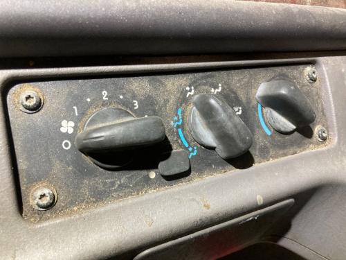 2005 Freightliner M2 106 Heater & AC Temp Control: 3 Knobs And 1 Button