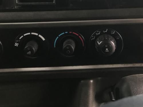 2009 Kenworth T600 Heater & AC Temp Control: 3 Knobs, 3 Buttons
