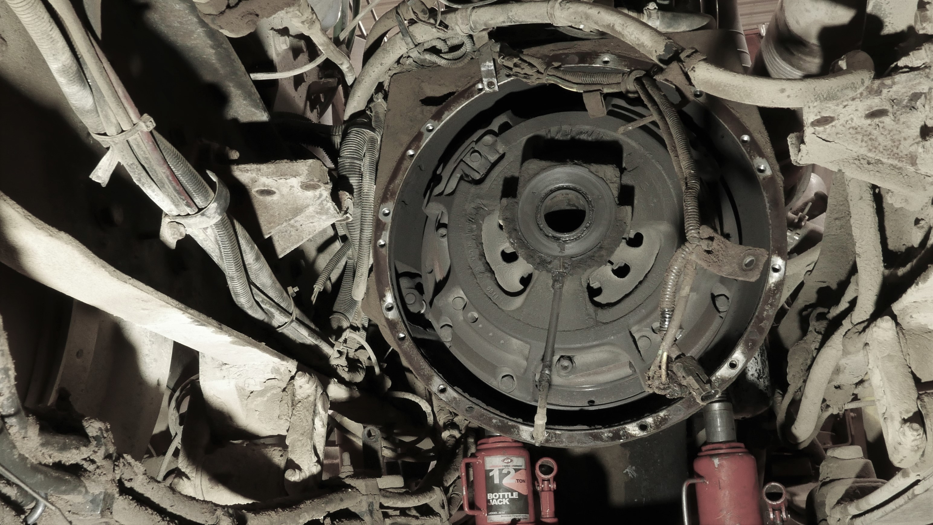 Heavy Duty Semi Truck service Clutches