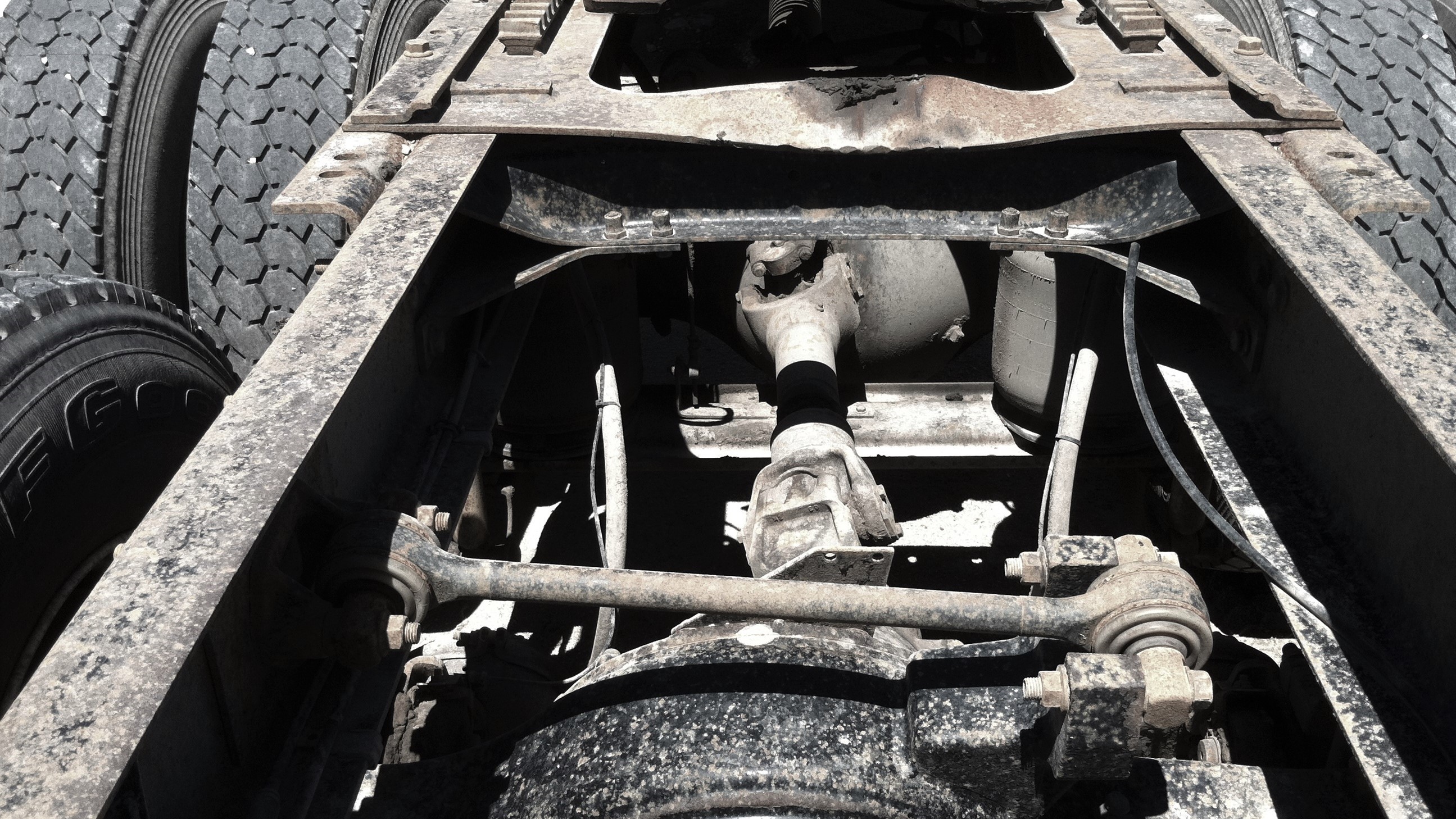 Heavy Duty Semi Truck  Drivelines